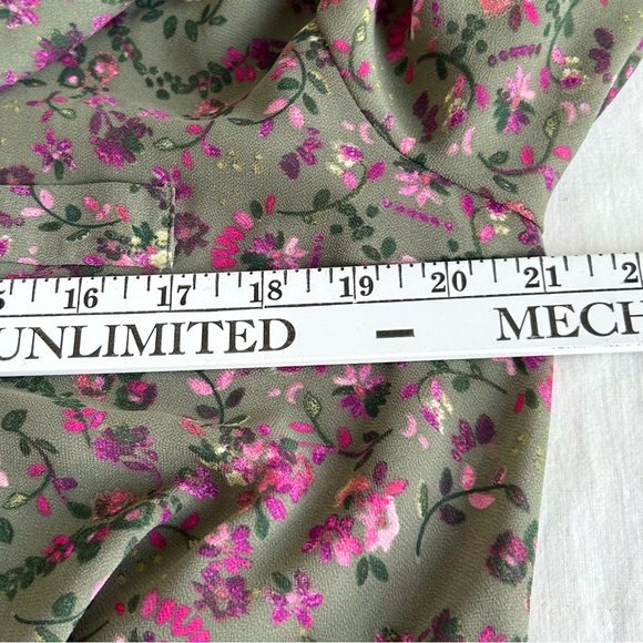 Kut from the Kloth Sheer Floral Twist Front Blouse Top - Picture 15 of 16